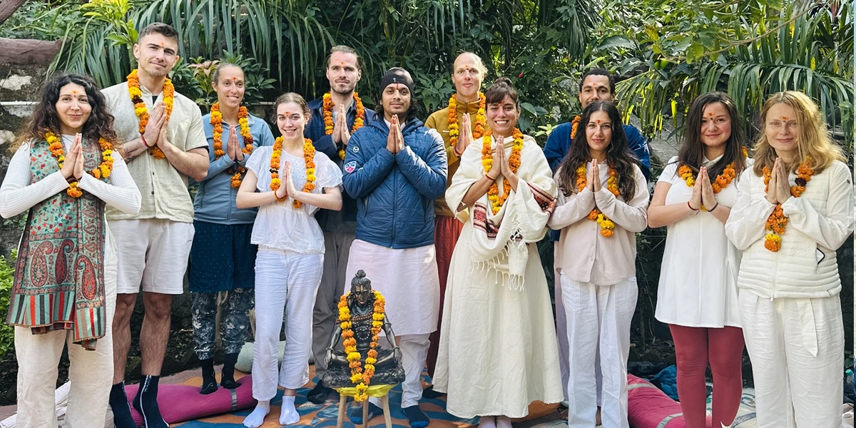 300-hour-yoga-teacher-training-rishikesh